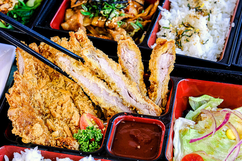 圖書館內美味日式定食、烏龍麵，日饕和食料理定食200元優惠，舒適寬敞，適合聚餐午茶！