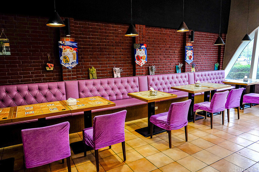 圖書館內美味日式定食、烏龍麵，日饕和食料理定食200元優惠，舒適寬敞，適合聚餐午茶！