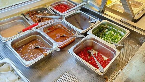 【台北美食】南港烤大學｜３５０元起燒烤吃到飽，隱藏在南港深山中的燒烤店