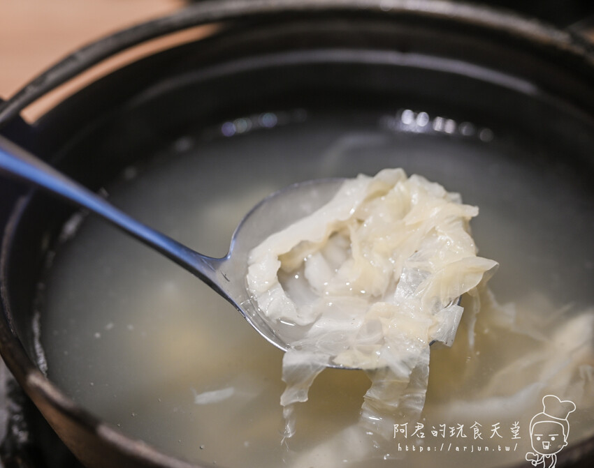 【台中】饗鍋物料理｜三層肉塔火烤兩吃，銅盤烤肉讓吃鍋更具樂趣｜台中西屯區火鍋推薦 » 阿君的玩食天堂