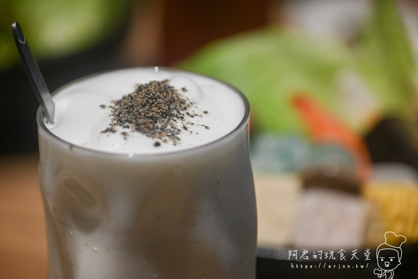 【台中】饗鍋物料理｜三層肉塔火烤兩吃，銅盤烤肉讓吃鍋更具樂趣｜台中西屯區火鍋推薦 » 阿君的玩食天堂