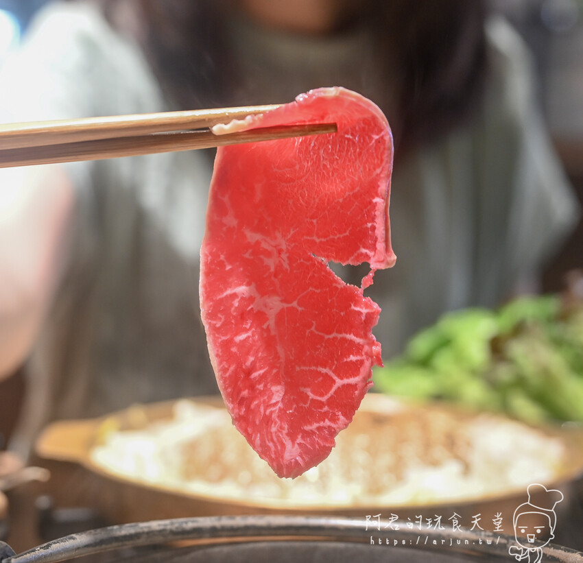 【台中】饗鍋物料理｜三層肉塔火烤兩吃，銅盤烤肉讓吃鍋更具樂趣｜台中西屯區火鍋推薦 » 阿君的玩食天堂