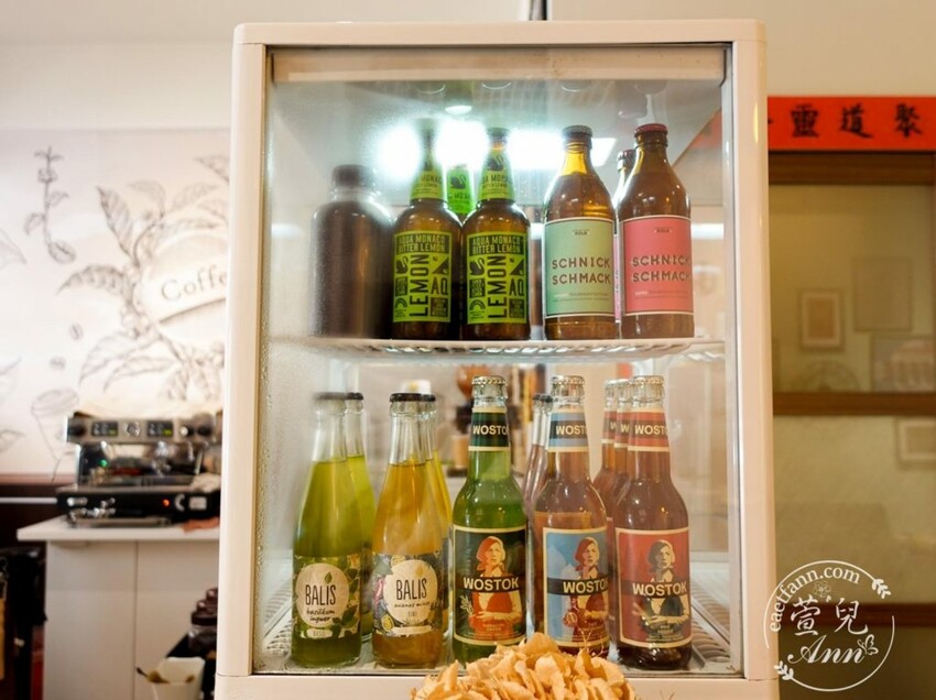 新竹|覺咖啡Jade Cafe 來杯有緣人專屬心靈特調咖啡 神明籤詩 自家烘焙咖啡豆 寧靜下午茶推薦 - 萱兒Ann玩樂生活