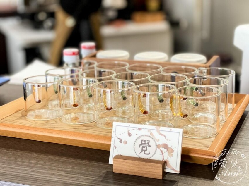 新竹|覺咖啡Jade Cafe 來杯有緣人專屬心靈特調咖啡 神明籤詩 自家烘焙咖啡豆 寧靜下午茶推薦 - 萱兒Ann玩樂生活