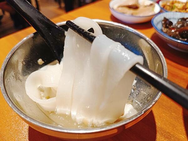 麵容餃好新竹店_手工水餃飽滿多汁/粄條滑嫩帶彈性/麻油粉肝超推薦軟嫩不乾柴/簡單又純粹的料理喚起你記憶中的味道