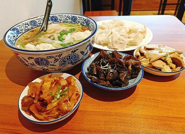 麵容餃好新竹店_手工水餃飽滿多汁/粄條滑嫩帶彈性/麻油粉肝超推薦軟嫩不乾柴/簡單又純粹的料理喚起你記憶中的味道