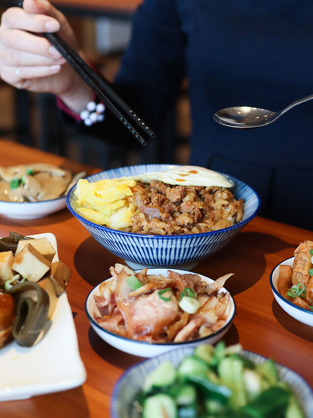 麵容餃好新竹店 獨特香脆油蔥加上2016國宴粄條插旗新竹 台式復古又文青的古早味麵食館