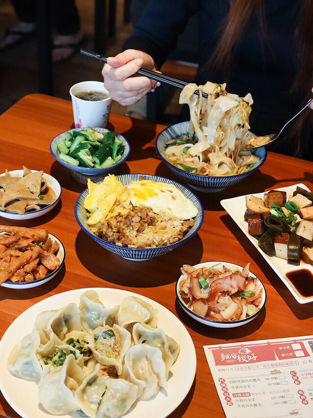 麵容餃好新竹店 獨特香脆油蔥加上2016國宴粄條插旗新竹 台式復古又文青的古早味麵食館
