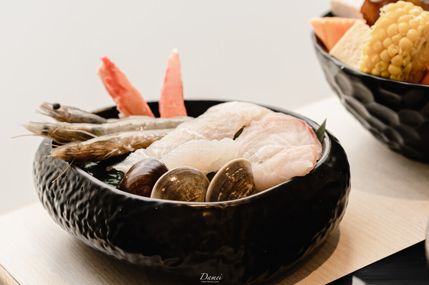 高雄前鎮|村上一小鍋-單人小火鍋也能優雅地品嚐,充滿昭和感的小火鍋店 - 大妹 Damei|台北咖啡廳、韓國旅遊、台北美食、台灣旅宿