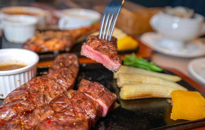 瀧厚炙燒熟成牛排信義att店 瀧厚炙燒熟成牛排信義att店