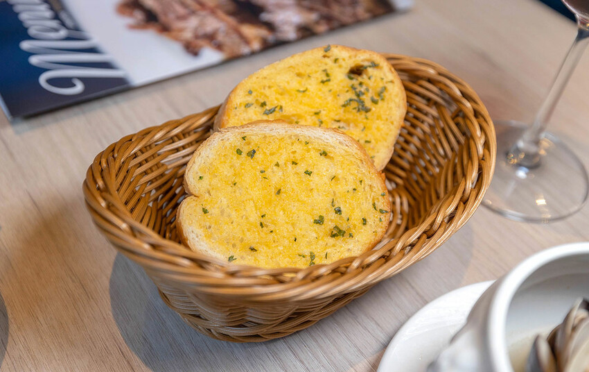 瀧厚炙燒熟成牛排信義att店 瀧厚炙燒熟成牛排信義att店