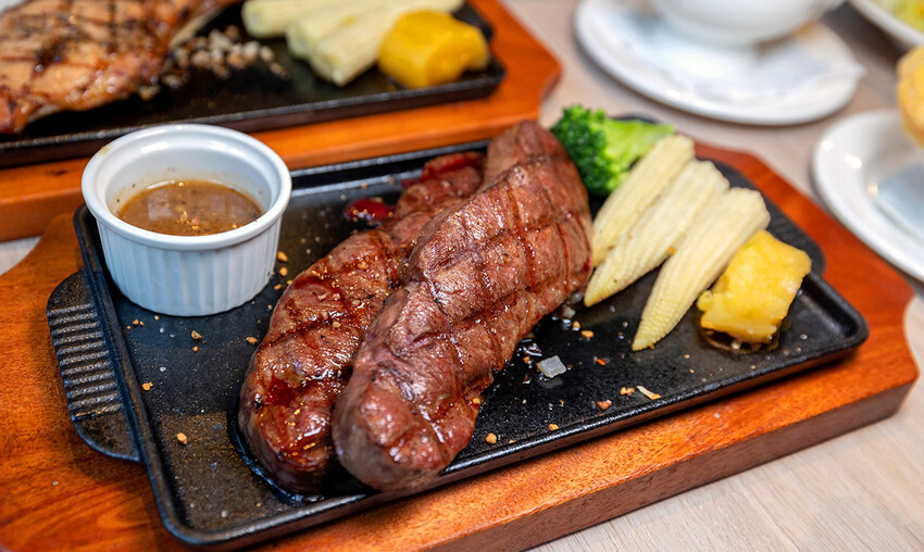 瀧厚炙燒熟成牛排信義att店 瀧厚炙燒熟成牛排信義att店