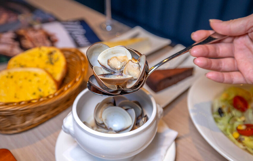 瀧厚炙燒熟成牛排信義att店 瀧厚炙燒熟成牛排信義att店