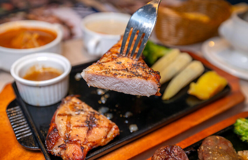 瀧厚炙燒熟成牛排信義att店 瀧厚炙燒熟成牛排信義att店