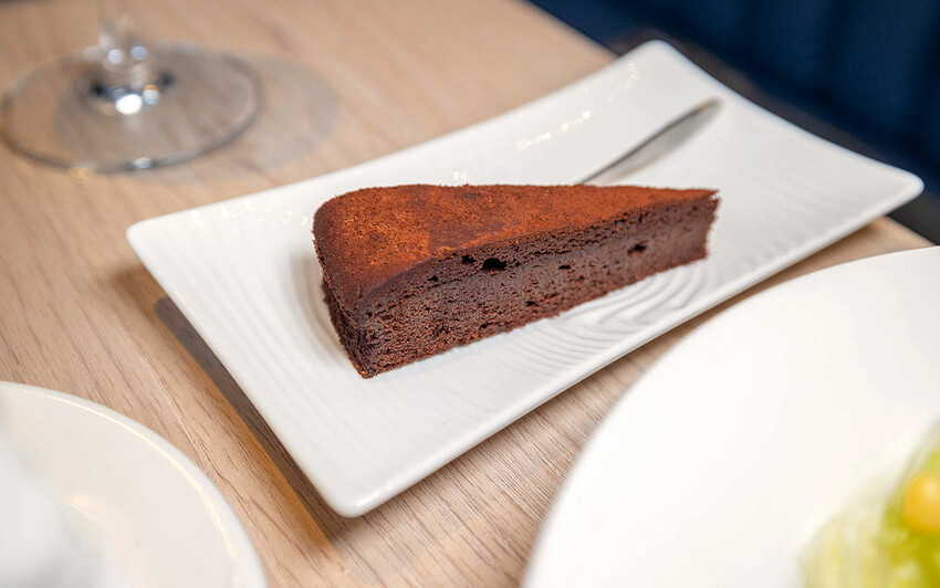 瀧厚炙燒熟成牛排信義att店 瀧厚炙燒熟成牛排信義att店