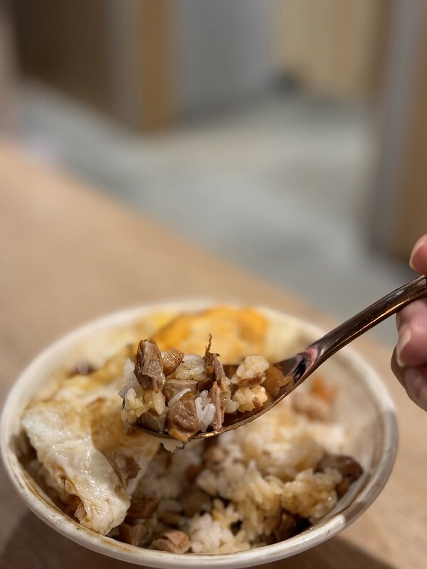 桃園市中壢區桃園｜中壢美食｜偶鵝嚐嚐 鵝肉專賣店～經濟實惠吃鵝肉；校園旁的美味，意外的美食驚喜。（健行科大美食）