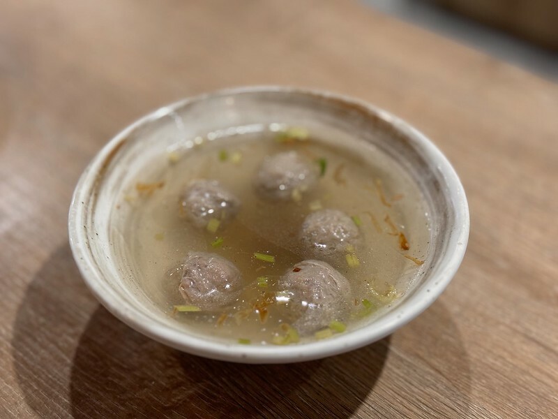 桃園市中壢區桃園｜中壢美食｜偶鵝嚐嚐 鵝肉專賣店～經濟實惠吃鵝肉；校園旁的美味，意外的美食驚喜。（健行科大美食）