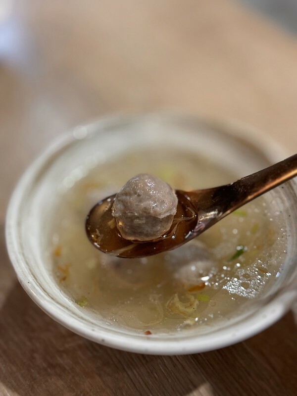 桃園市中壢區桃園｜中壢美食｜偶鵝嚐嚐 鵝肉專賣店～經濟實惠吃鵝肉；校園旁的美味，意外的美食驚喜。（健行科大美食）