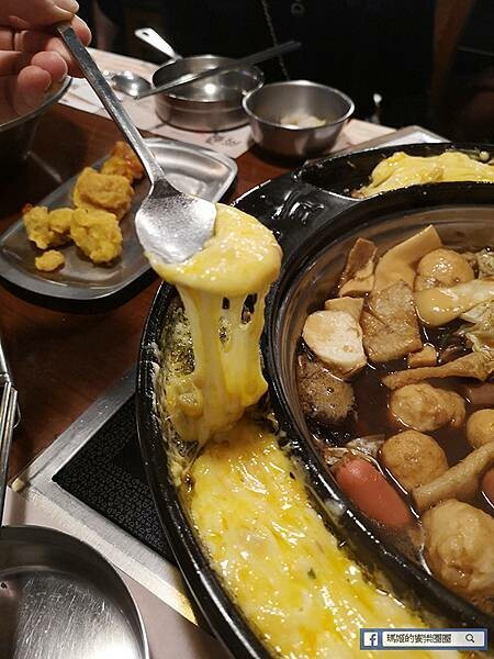 基隆火鍋吃到飽【兩餐基隆店】韓國年糕火鍋吃到飽+炸雞、炒飯、韓國泡麵/韓國美食