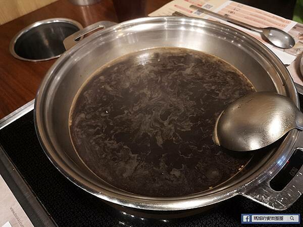 基隆火鍋吃到飽【兩餐基隆店】韓國年糕火鍋吃到飽+炸雞、炒飯、韓國泡麵/韓國美食