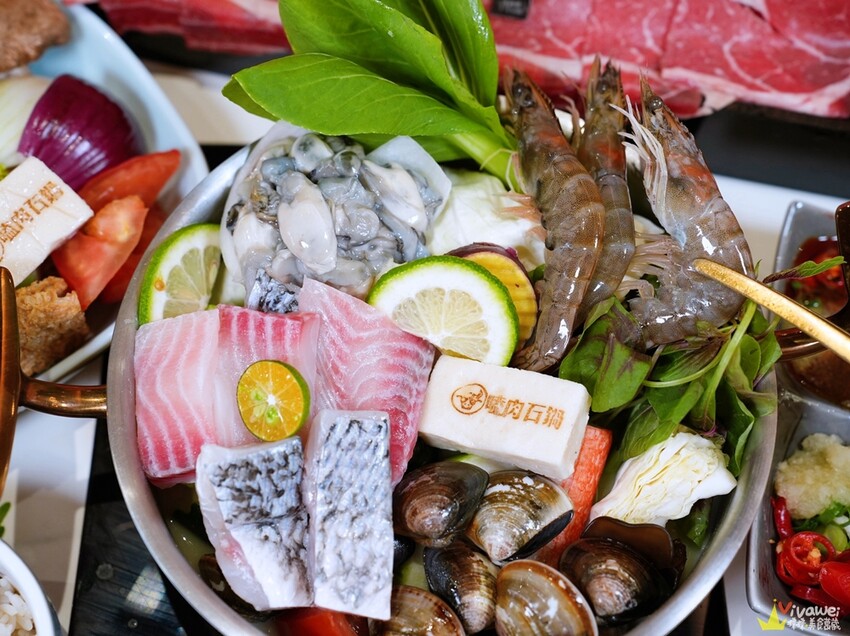 【嗑肉石鍋】全新二代店推出超狂自助吧！享多款時蔬,火鍋配料,咖哩飯,多種麵條,冰淇淋,飲品無限吃到飽！