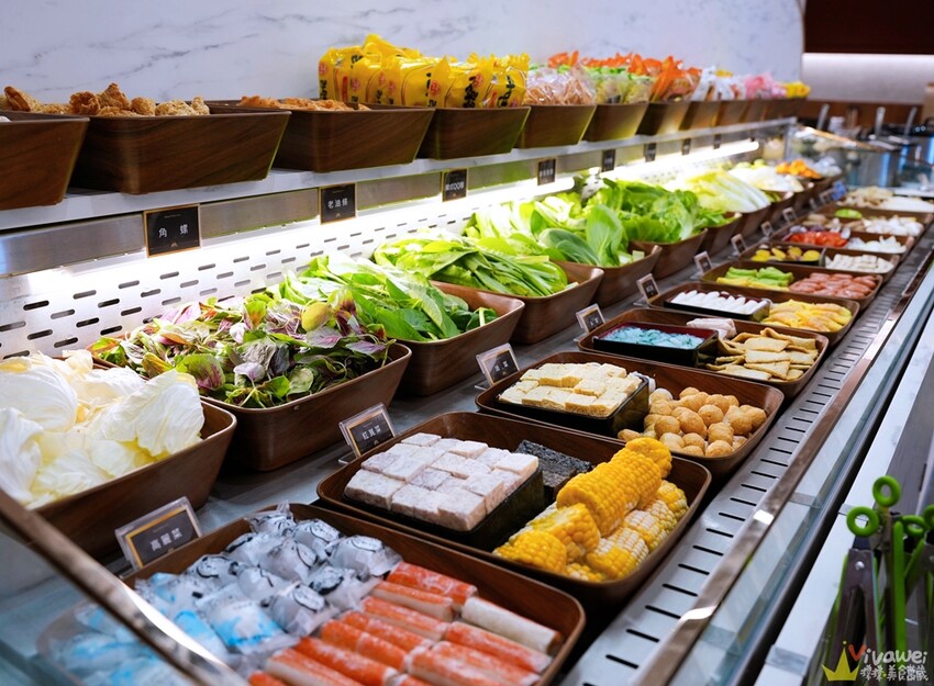 【嗑肉石鍋】全新二代店推出超狂自助吧！享多款時蔬,火鍋配料,咖哩飯,多種麵條,冰淇淋,飲品無限吃到飽！