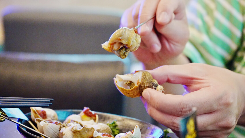 新北市永和區[新北美食] 海神弄局餐酒Bar｜永和酒吧推薦！1.5公升免費調酒等你來挑戰！