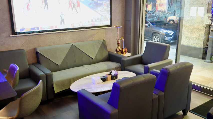 新北市永和區[新北美食] 海神弄局餐酒Bar｜永和酒吧推薦！1.5公升免費調酒等你來挑戰！