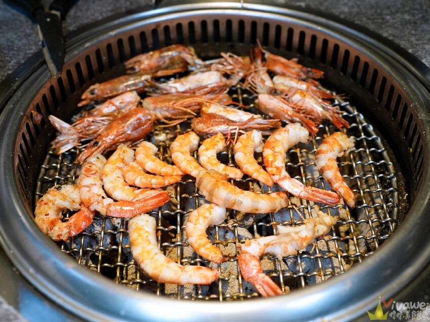 【三柒燒肉專門店】超豪華和牛吃到飽!還有生啤酒無限暢飲!