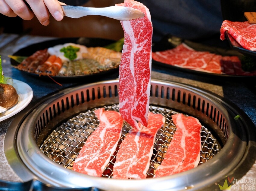 【三柒燒肉專門店】超豪華和牛吃到飽!還有生啤酒無限暢飲!