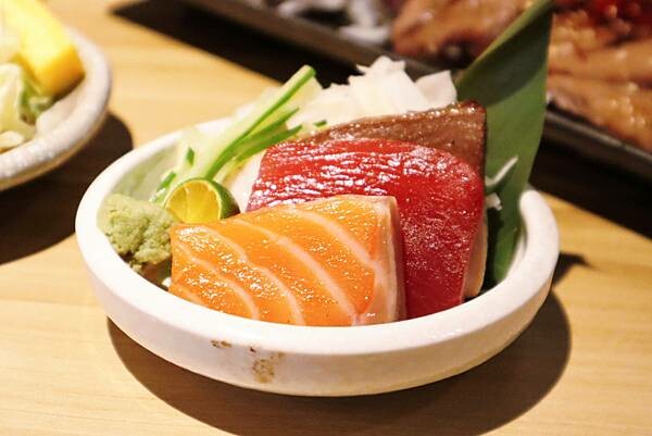 新竹 千穗食事處 厚切超新鮮的高CP值刺身/壽司/定食/日式無菜單家庭料理餐廳!用料沒在客氣~重要的是您滿意❤️