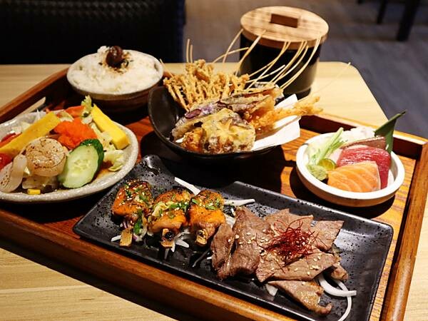 新竹 千穗食事處 厚切超新鮮的高CP值刺身/壽司/定食/日式無菜單家庭料理餐廳!用料沒在客氣~重要的是您滿意❤️