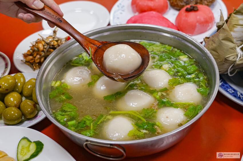 新竹隱藏版美食！傳承三代阿婆大湯圓，巨無霸客家鹹湯圓藏深山40年老店。