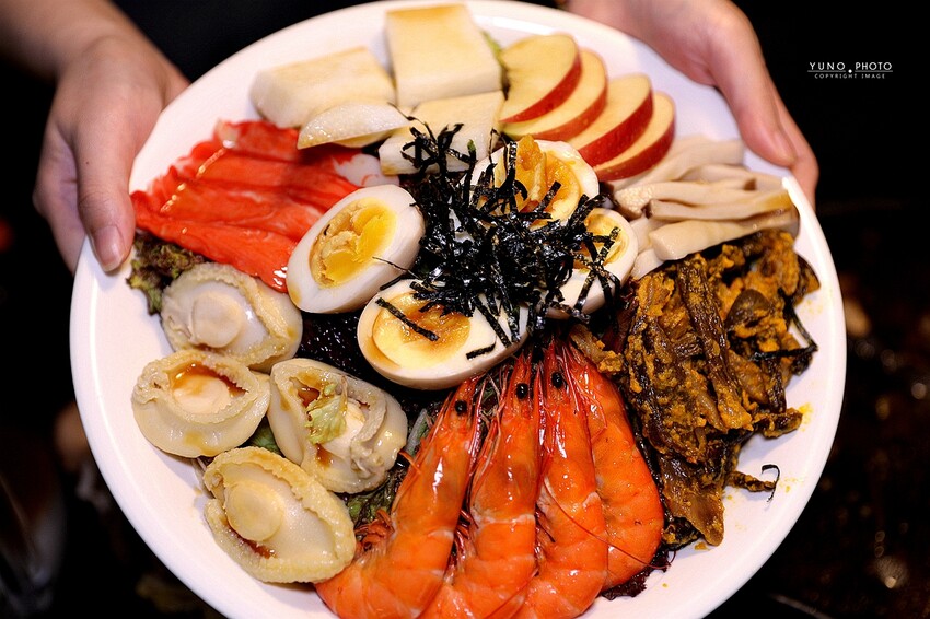 菇菇控的天堂！南投鹿谷菇神景觀餐廳 米其林指南必比登推薦 激推「放山古早雞菇香海味宴」山海味新鮮吃得到