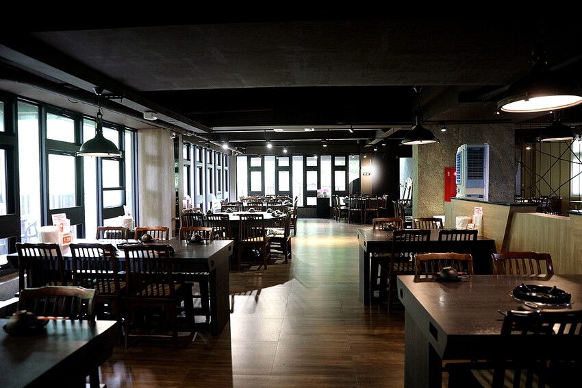 菇菇控的天堂！南投鹿谷菇神景觀餐廳 米其林指南必比登推薦 激推「放山古早雞菇香海味宴」山海味新鮮吃得到