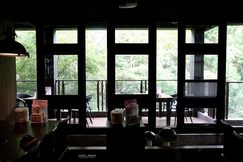 菇菇控的天堂！南投鹿谷菇神景觀餐廳 米其林指南必比登推薦 激推「放山古早雞菇香海味宴」山海味新鮮吃得到