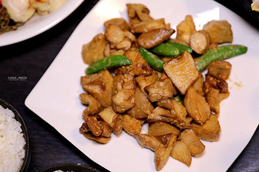 菇菇控的天堂！南投鹿谷菇神景觀餐廳 米其林指南必比登推薦 激推「放山古早雞菇香海味宴」山海味新鮮吃得到