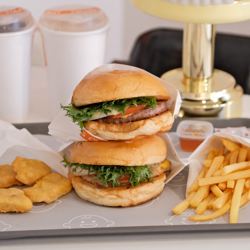 【樹林美食推薦】很好漢堡Hang Out Burger～美式裝潢風格、獨特網美打卡的漢堡餐廳～樹林平價美食、樹林美式餐廳推薦