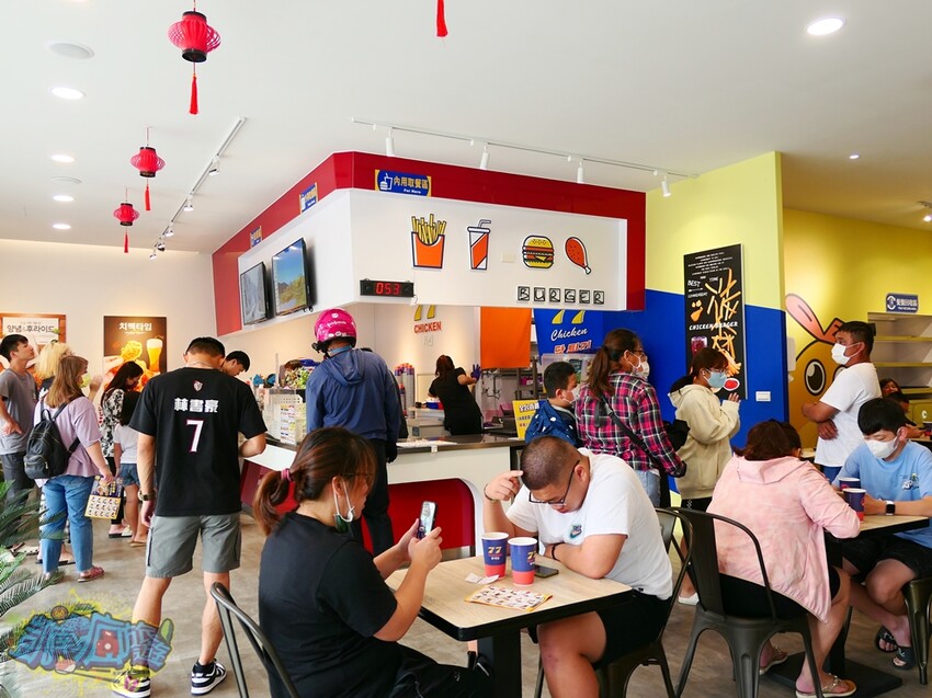 東港炸雞推薦【77炸雞東港店】套餐飲料喝到飽超佛系！必點日式麵線羹有叉燒肉 韓式炸雞、美式炸雞通通有！炸雞美食好吃到會上癮！ - 跟著凱南瘋旅遊