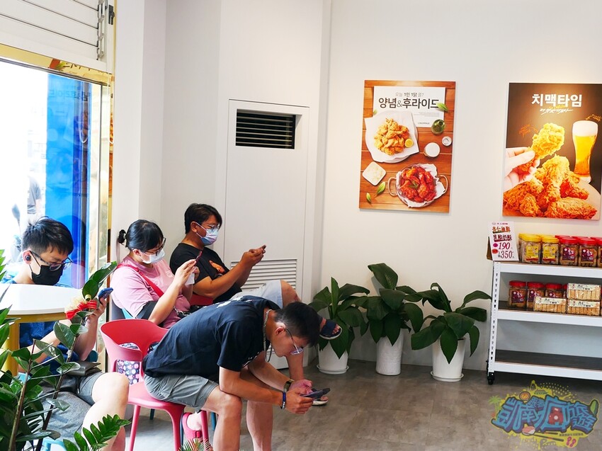 東港炸雞推薦【77炸雞東港店】套餐飲料喝到飽超佛系！必點日式麵線羹有叉燒肉 韓式炸雞、美式炸雞通通有！炸雞美食好吃到會上癮！ - 跟著凱南瘋旅遊