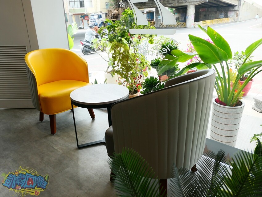 東港炸雞推薦【77炸雞東港店】套餐飲料喝到飽超佛系！必點日式麵線羹有叉燒肉 韓式炸雞、美式炸雞通通有！炸雞美食好吃到會上癮！ - 跟著凱南瘋旅遊