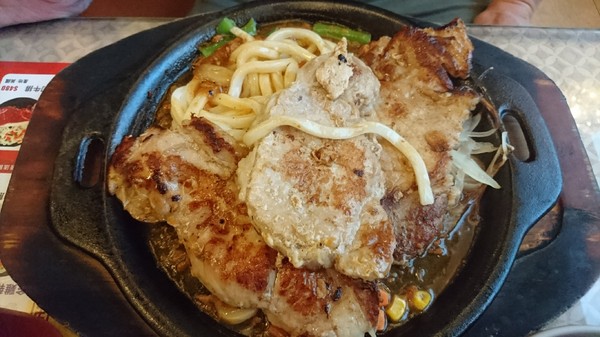 貴族世家牛排(高雄九如店)：高雄~九如店 貴族世家牛排(鮮饌館)~吃免驚自助沙拉吧~巧克力噴泉.牛造型兒童餐都是小朋友的愛~