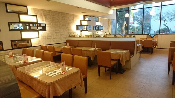 貴族世家牛排(高雄九如店)：高雄~九如店 貴族世家牛排(鮮饌館)~吃免驚自助沙拉吧~巧克力噴泉.牛造型兒童餐都是小朋友的愛~