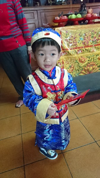 貴族世家牛排(高雄九如店)：高雄~九如店 貴族世家牛排(鮮饌館)~吃免驚自助沙拉吧~巧克力噴泉.牛造型兒童餐都是小朋友的愛~