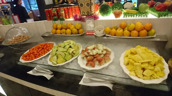 貴族世家牛排(高雄九如店)：高雄~九如店 貴族世家牛排(鮮饌館)~吃免驚自助沙拉吧~巧克力噴泉.牛造型兒童餐都是小朋友的愛~