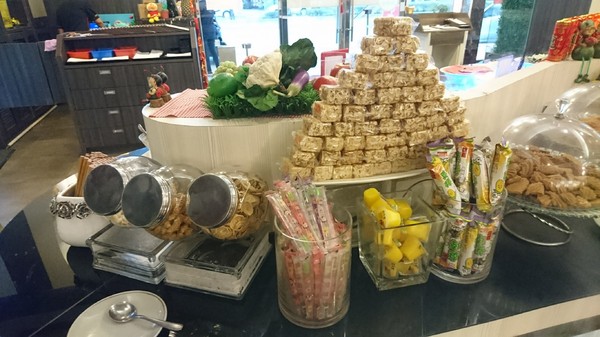 貴族世家牛排(高雄九如店)：高雄~九如店 貴族世家牛排(鮮饌館)~吃免驚自助沙拉吧~巧克力噴泉.牛造型兒童餐都是小朋友的愛~