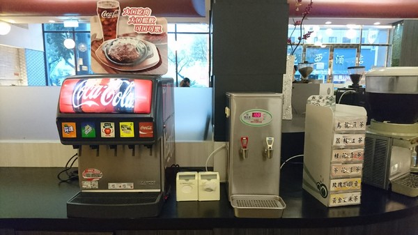 貴族世家牛排(高雄九如店)：高雄~九如店 貴族世家牛排(鮮饌館)~吃免驚自助沙拉吧~巧克力噴泉.牛造型兒童餐都是小朋友的愛~