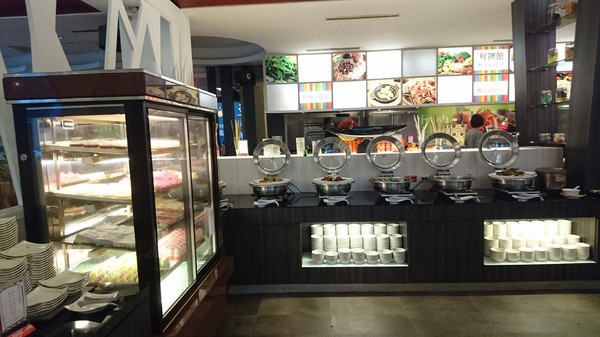 貴族世家牛排(高雄九如店)：高雄~九如店 貴族世家牛排(鮮饌館)~吃免驚自助沙拉吧~巧克力噴泉.牛造型兒童餐都是小朋友的愛~