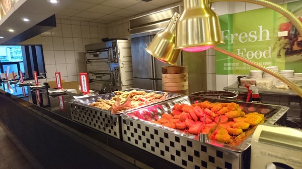 貴族世家牛排(高雄九如店)：高雄~九如店 貴族世家牛排(鮮饌館)~吃免驚自助沙拉吧~巧克力噴泉.牛造型兒童餐都是小朋友的愛~