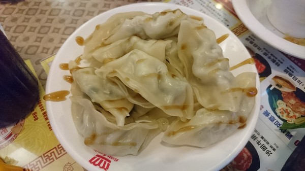 貴族世家牛排(高雄九如店)：高雄~九如店 貴族世家牛排(鮮饌館)~吃免驚自助沙拉吧~巧克力噴泉.牛造型兒童餐都是小朋友的愛~
